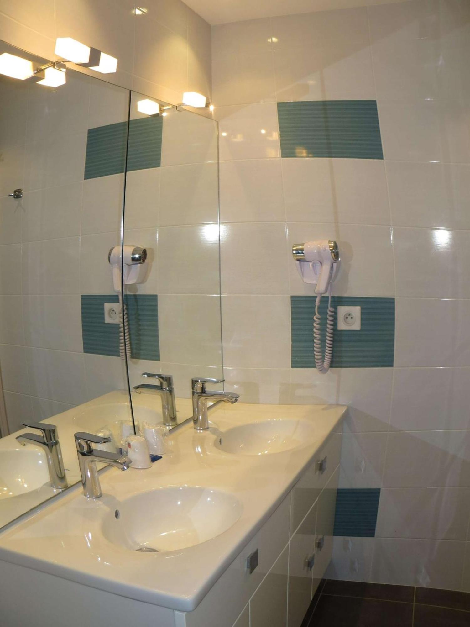 Brit Hotel Dijon Hermes Couchey Esterno foto