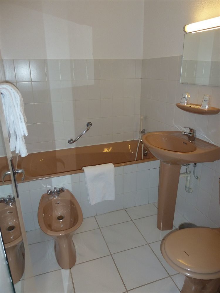 Brit Hotel Dijon Hermes Couchey Esterno foto