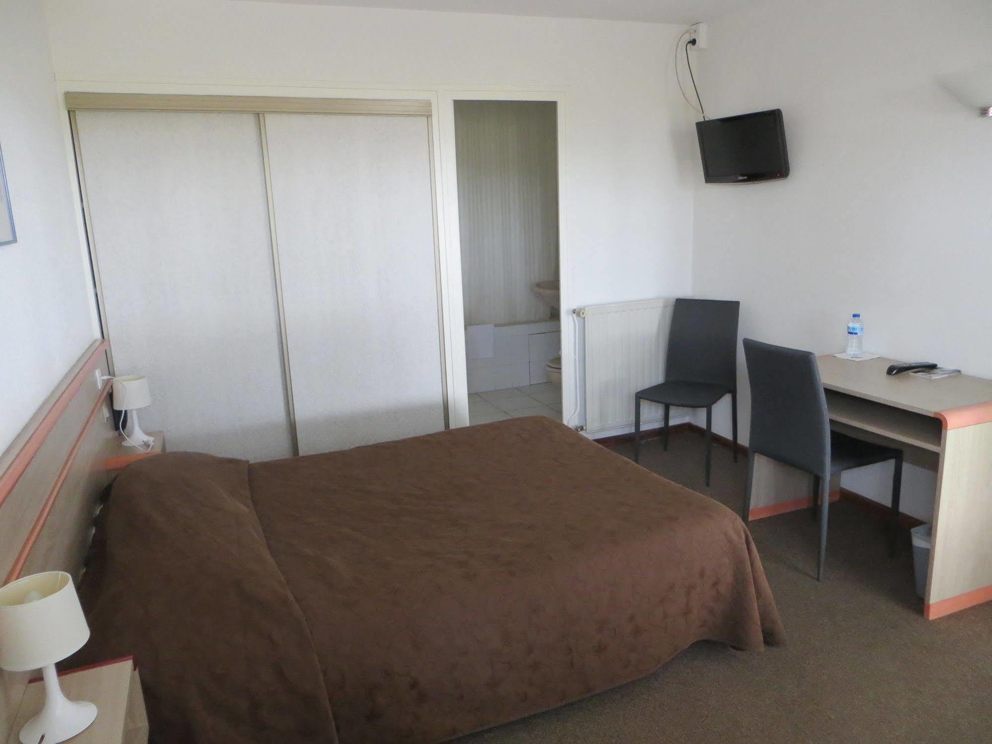 Brit Hotel Dijon Hermes Couchey Esterno foto